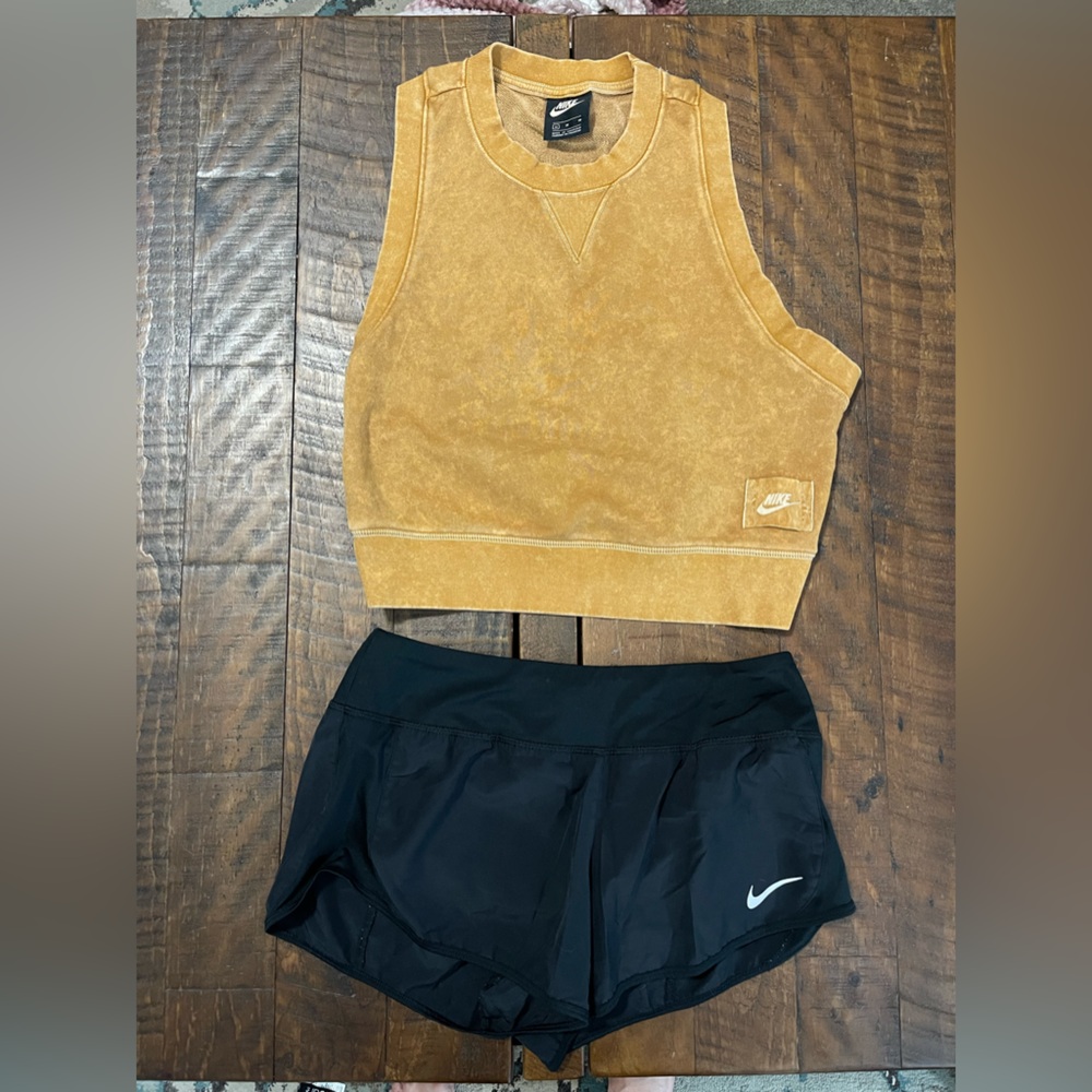 Lot of Two Nike Vintage Wash Crop Tank and Dri Fit Shorts Sz M